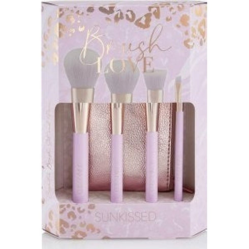 Sunkissed Brush Love Gift Set Eco Packaging 5 Pieces (This set contains:
Blusher Brush
Powder Brush
Blending Brush
Eyeshadow Brush
Cosmetic Bag)